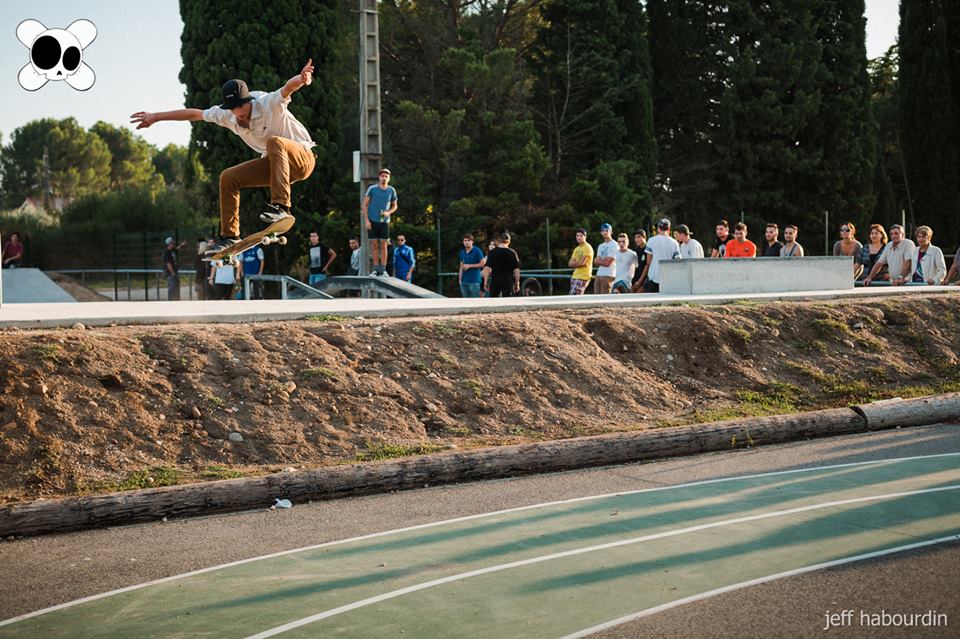 Le Stade Mille Skatepark Châteauneuf de Gadagne Skate Spot 3/5