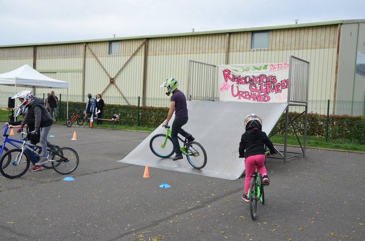 Francheville Skatepark Varennes Vauzelles Skate Spot 2/5