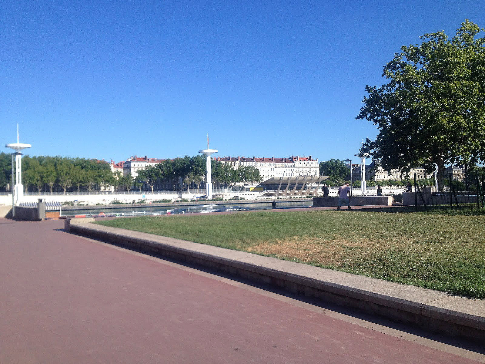 Le Clocher Spot Street Lyon Skate Spot 3/5