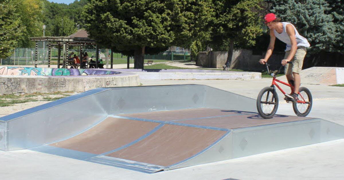 St Paul 3 Châteaux Skatepark Saint Paul Trois Châteaux Skate Spot 3/5