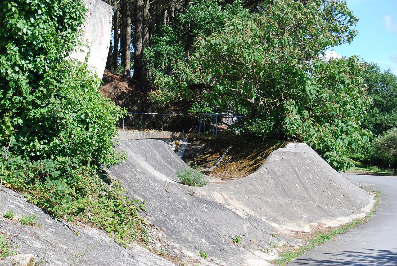 Moulin du Ter Bowl Ploemeur Skate Spot 3/5