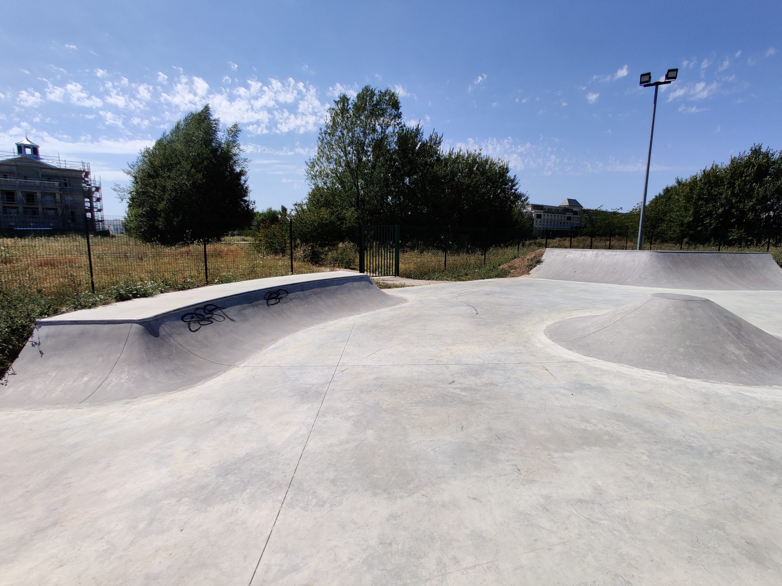 Flow Park Skatepark Serris Skate Spot 4/5