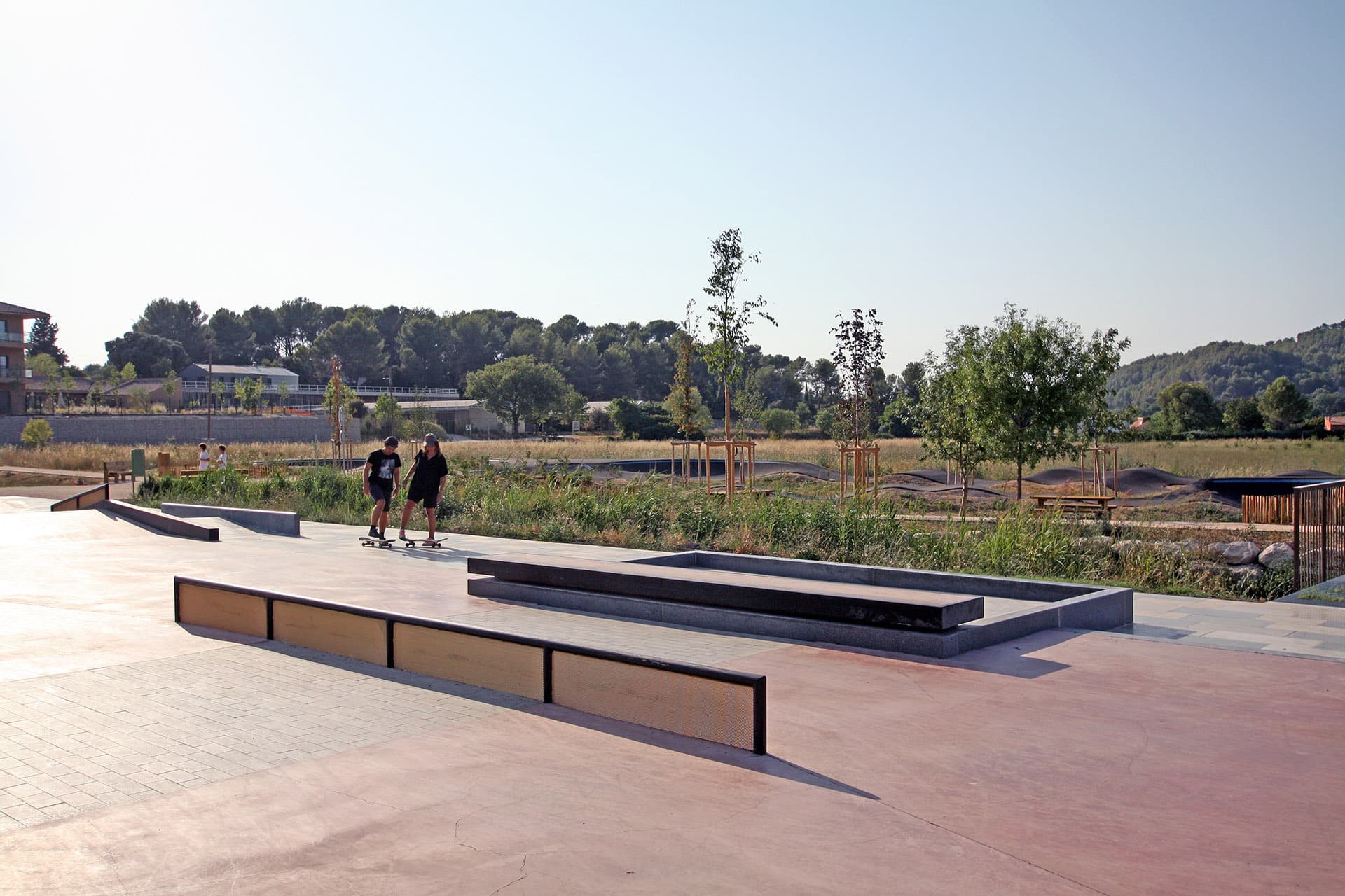 Plaine de Montaury Spot Street Bouc-Bel-Air Skate Spot 4/5