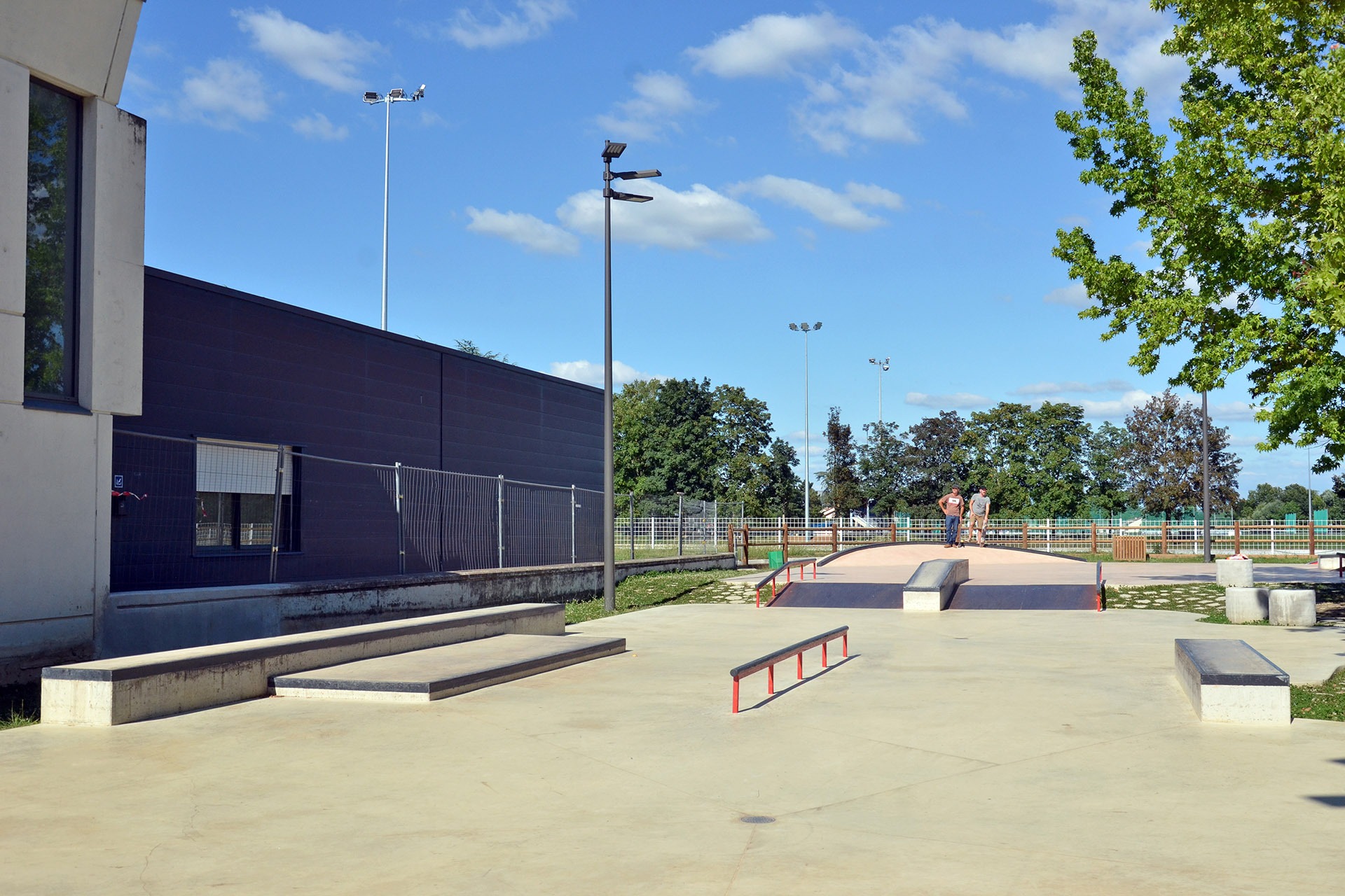 Dojo Skatepark Villefranche-sur-Saône Skate Spot 3/5