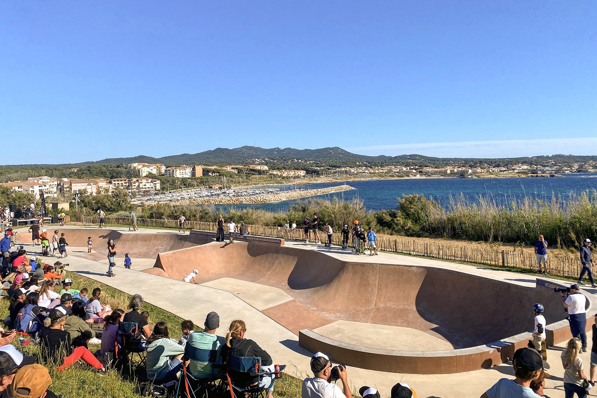 Parc de la Méditerranée Bowl Six-Fours-les-Plages Skate Spot 5/5