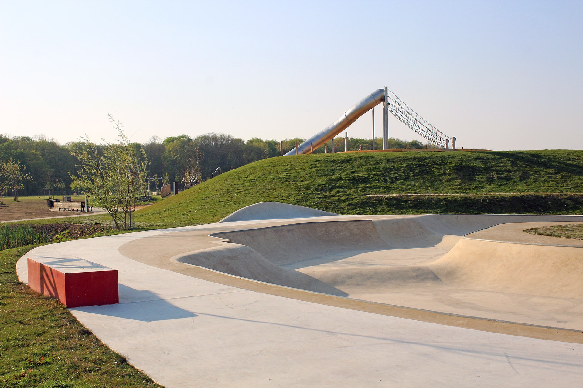 Parc Georges Valbon Bowl La Courneuve Skate Spot 4/5