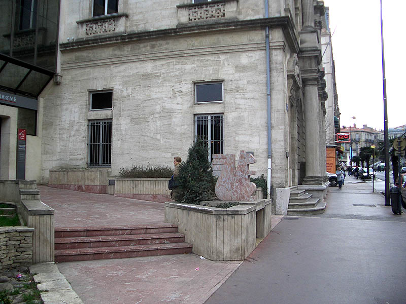 Caisse d' Epargne Spot Street Béziers Skate Spot 3/5