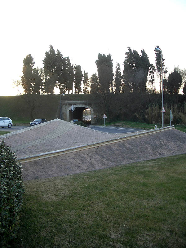 Rond-Point Occitanie Art Béziers Skate Spot 3/5