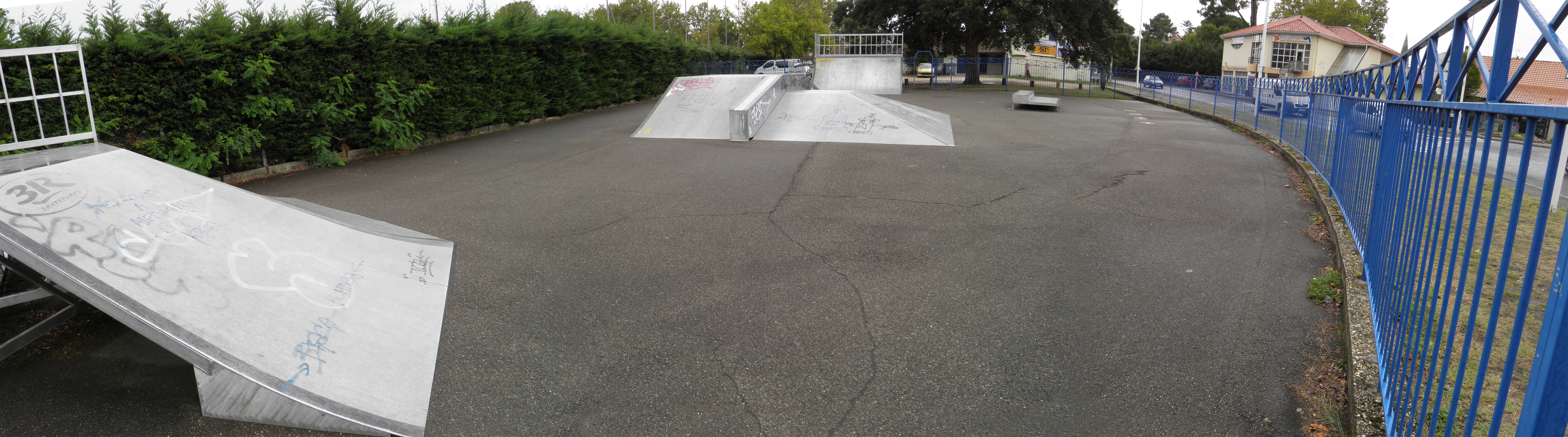 Stade Triscos Skatepark Biscarrosse Skate Spot 2/5