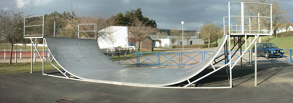 Tiez Névez Skatepark Landivisiau Skate Spot 2/5