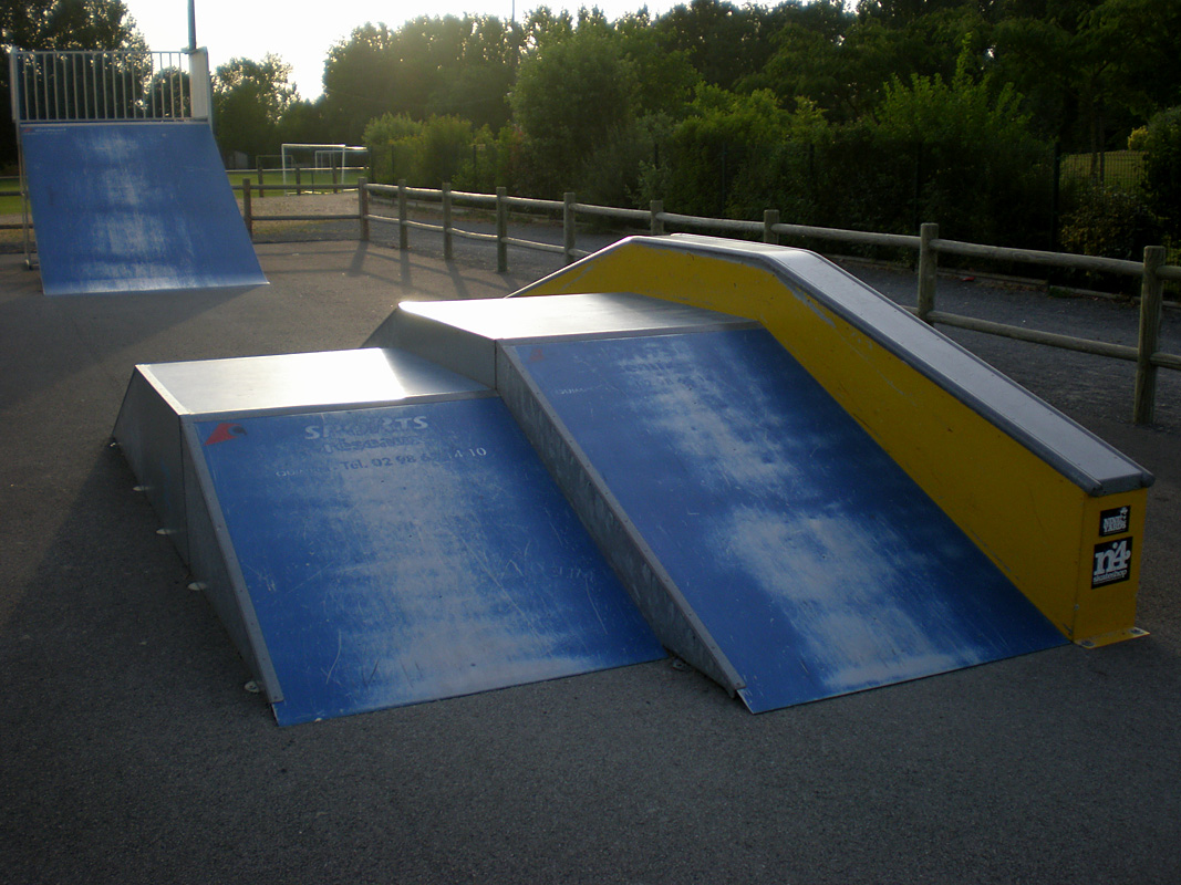 Le Falleron Skatepark Machecoul Skate Spot 1/5