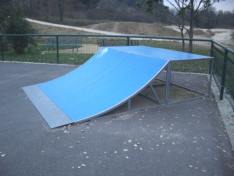 Maison des Assos Skatepark Montagnac Skate Spot 2/5