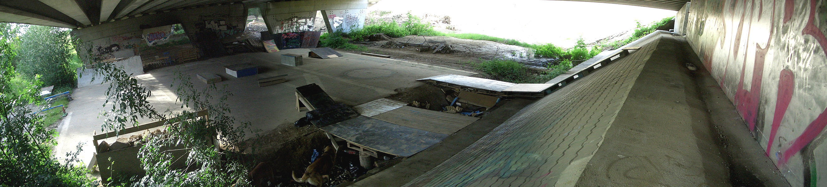 Bellevue Do It Yourself Ste Luce sur Loire Skate Spot 4/5