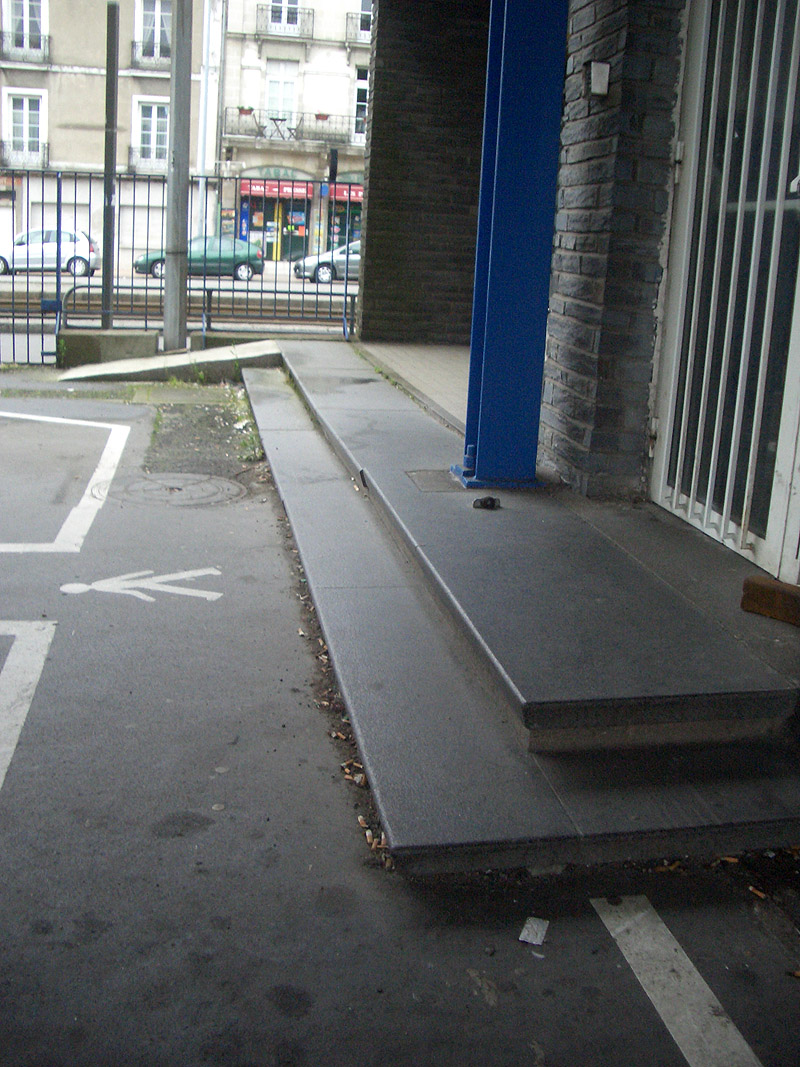 Gare du Nord Spot Street Nantes Skate Spot 3/5