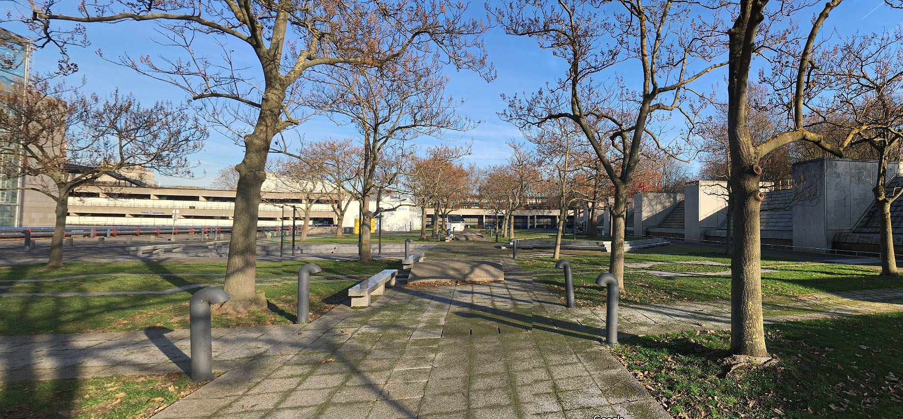 La Geode de la Villette Spot Street Paris Skate Spot 3/5