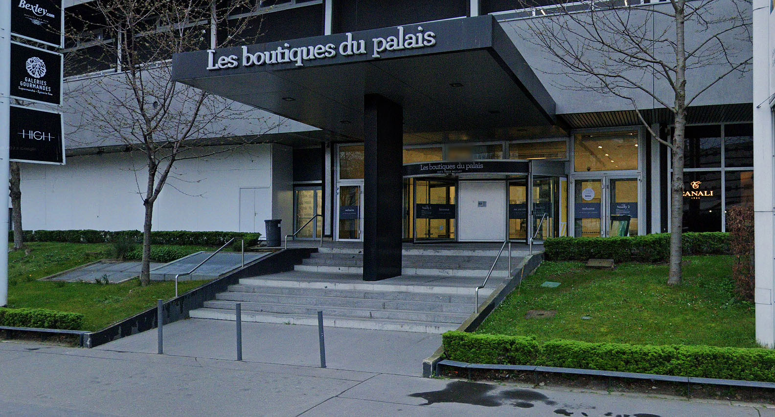 Palais des Congrès Spot Street Paris Skate Spot 3/5
