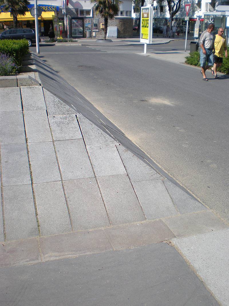 Église de St Nazaire Spot Street Saint Nazaire Skate Spot 4/5