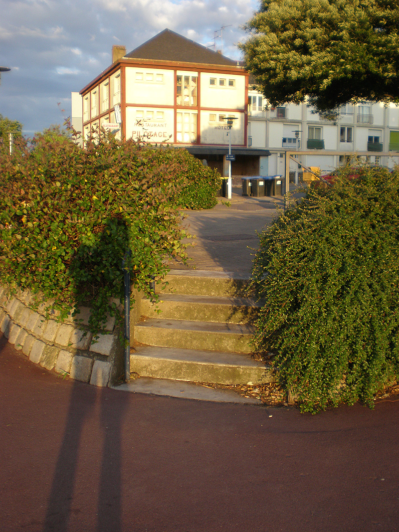 Le Port Spot Street Saint Nazaire Skate Spot 4/5