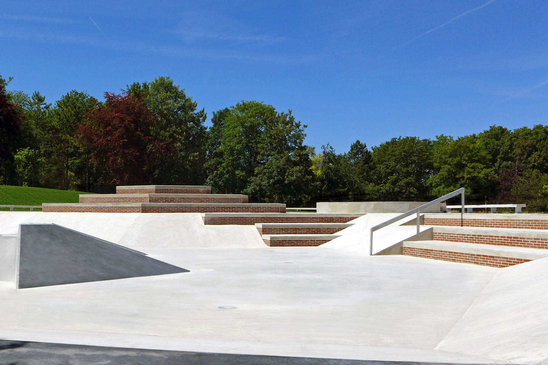 Parc Léo Lagrange Skatepark Reims Skate Spot 5/5