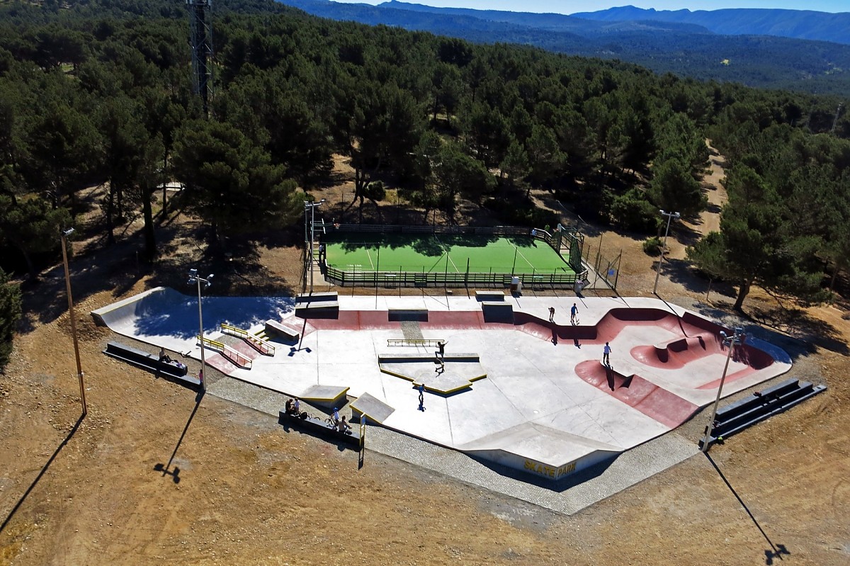 Parc des Sports Skatepark Venelles Skate Spot 4/5