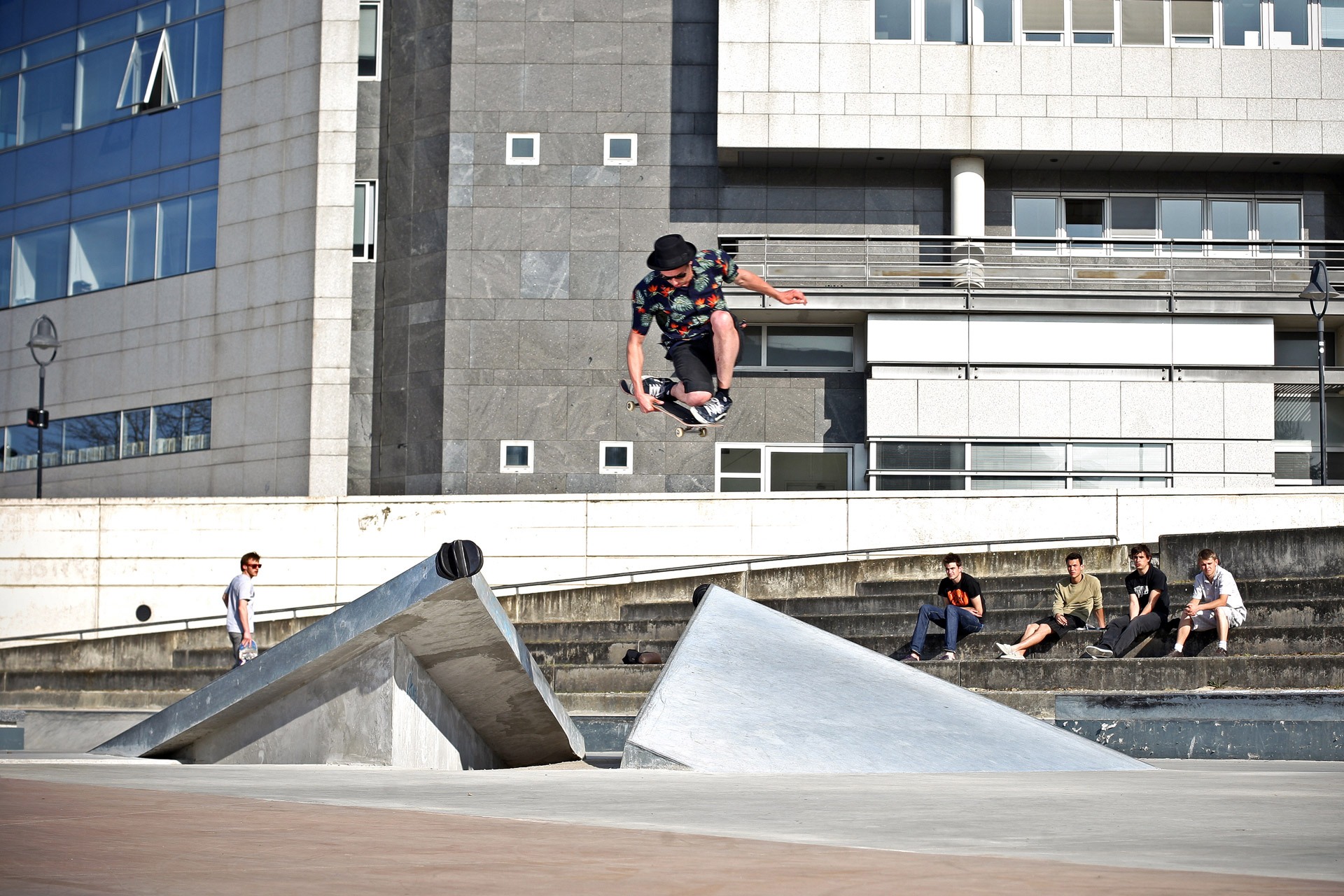 L' Arsenal Plaza Rennes Skate Spot 5/5