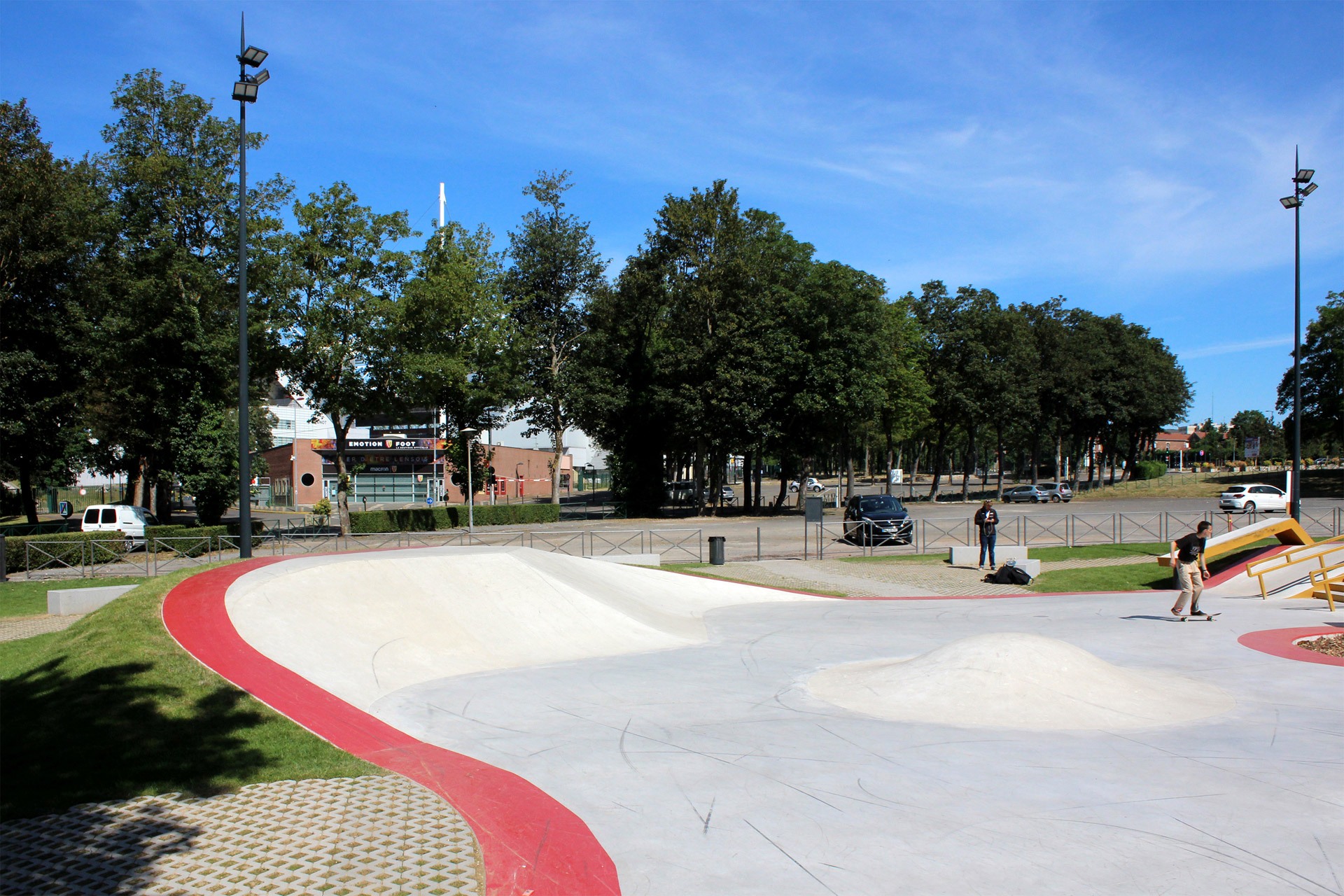 Stade Bollaert Skatepark Lens Skate Spot 4/5