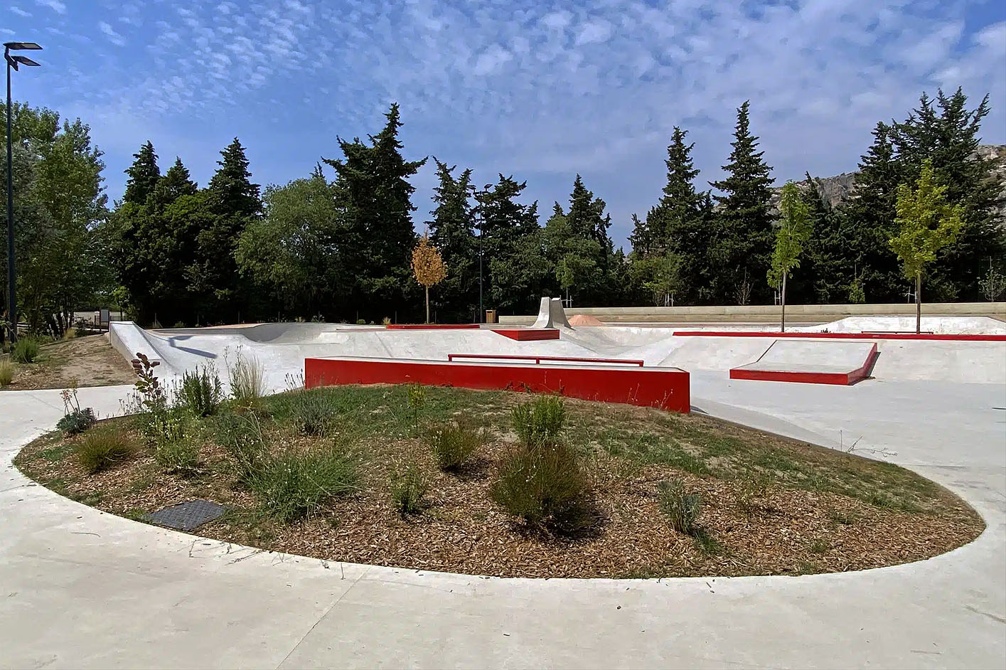 Grenouillet Skatepark Cavaillon Skate Spot 4/5