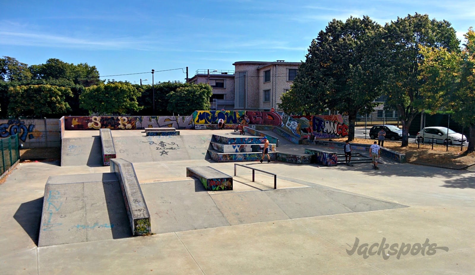 Stade Marinelli Skatepark Melun Skate Spot 3/5