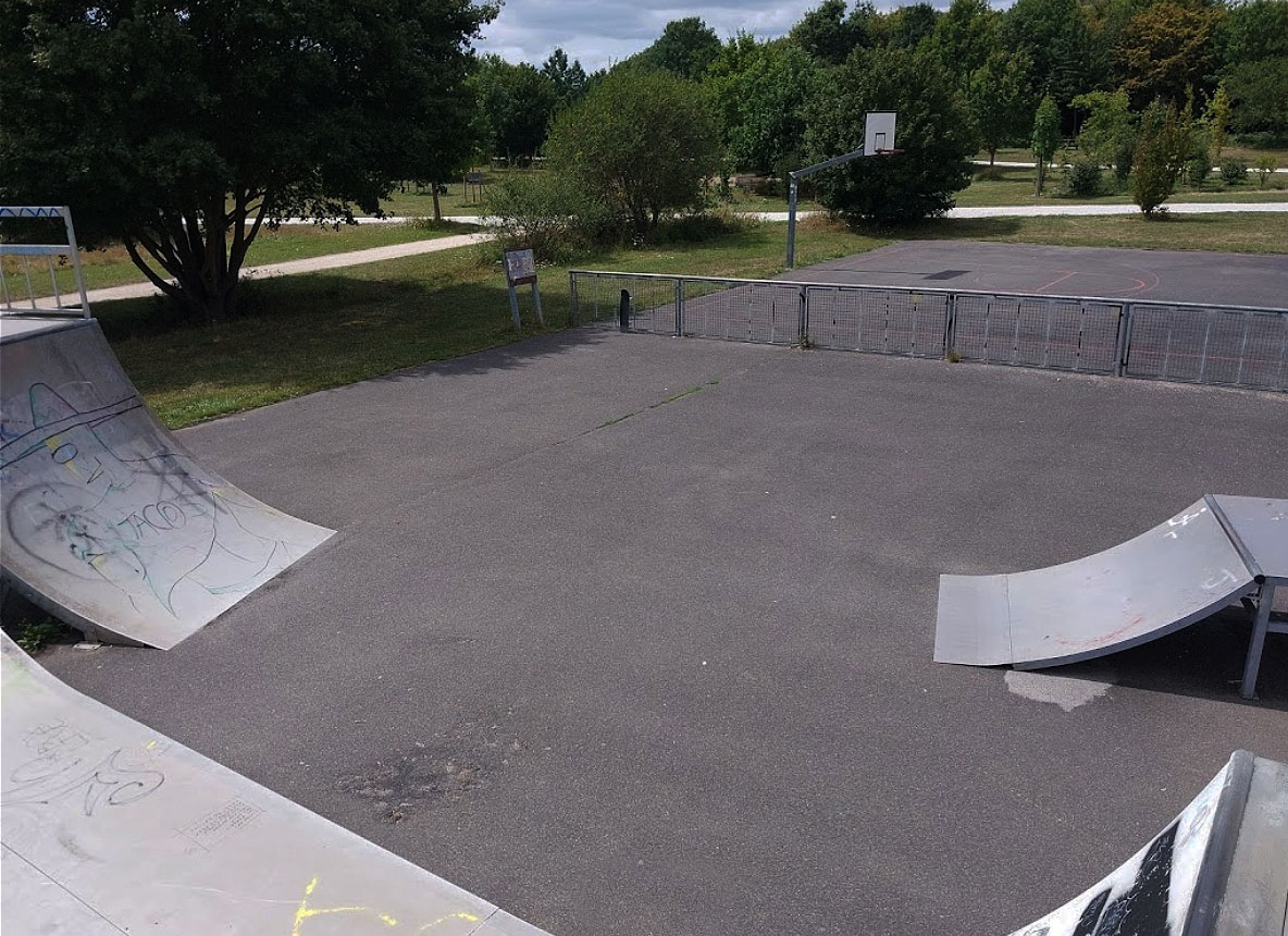 La Cousinerie Skatepark Notre Dame d' Oé Skate Spot 2/5