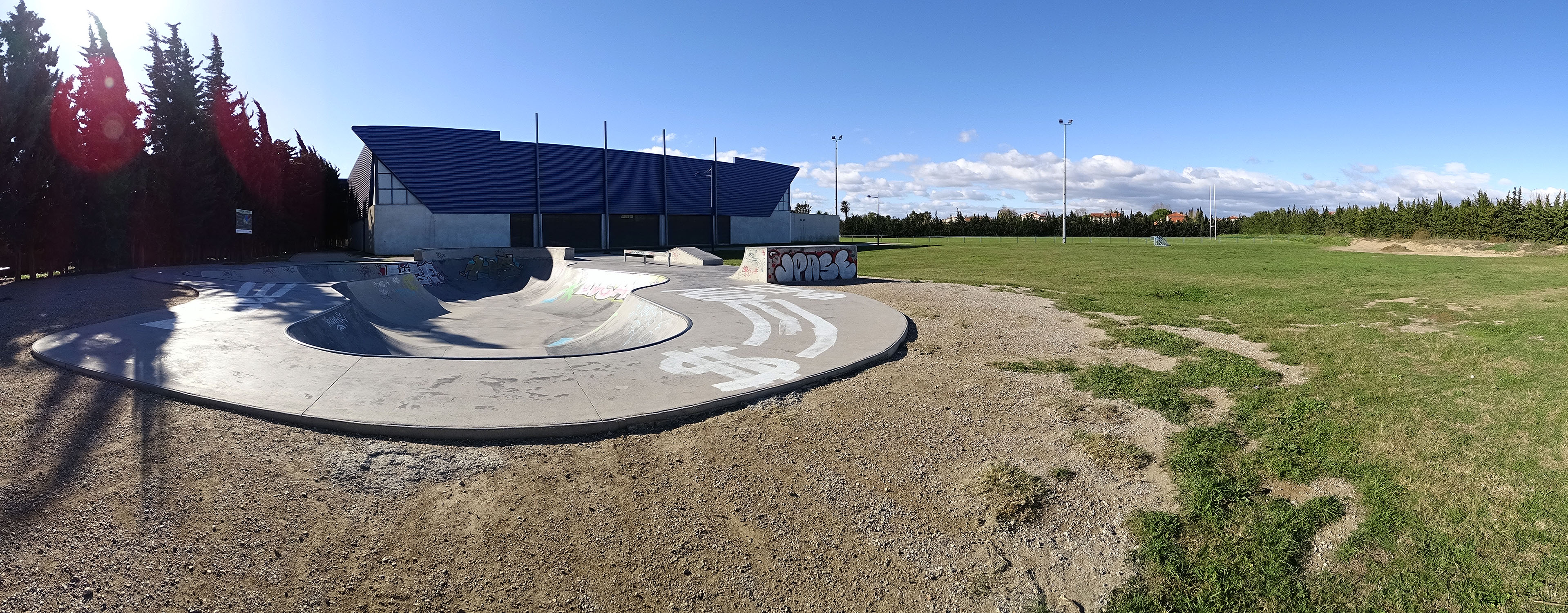Halle Des Sports Bowl Torreilles Skate Spot 3/5