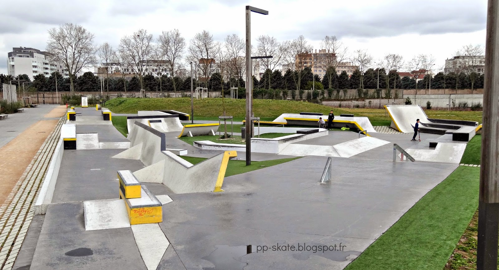 Sergent Blandan Plaza Lyon Skate Spot 4/5