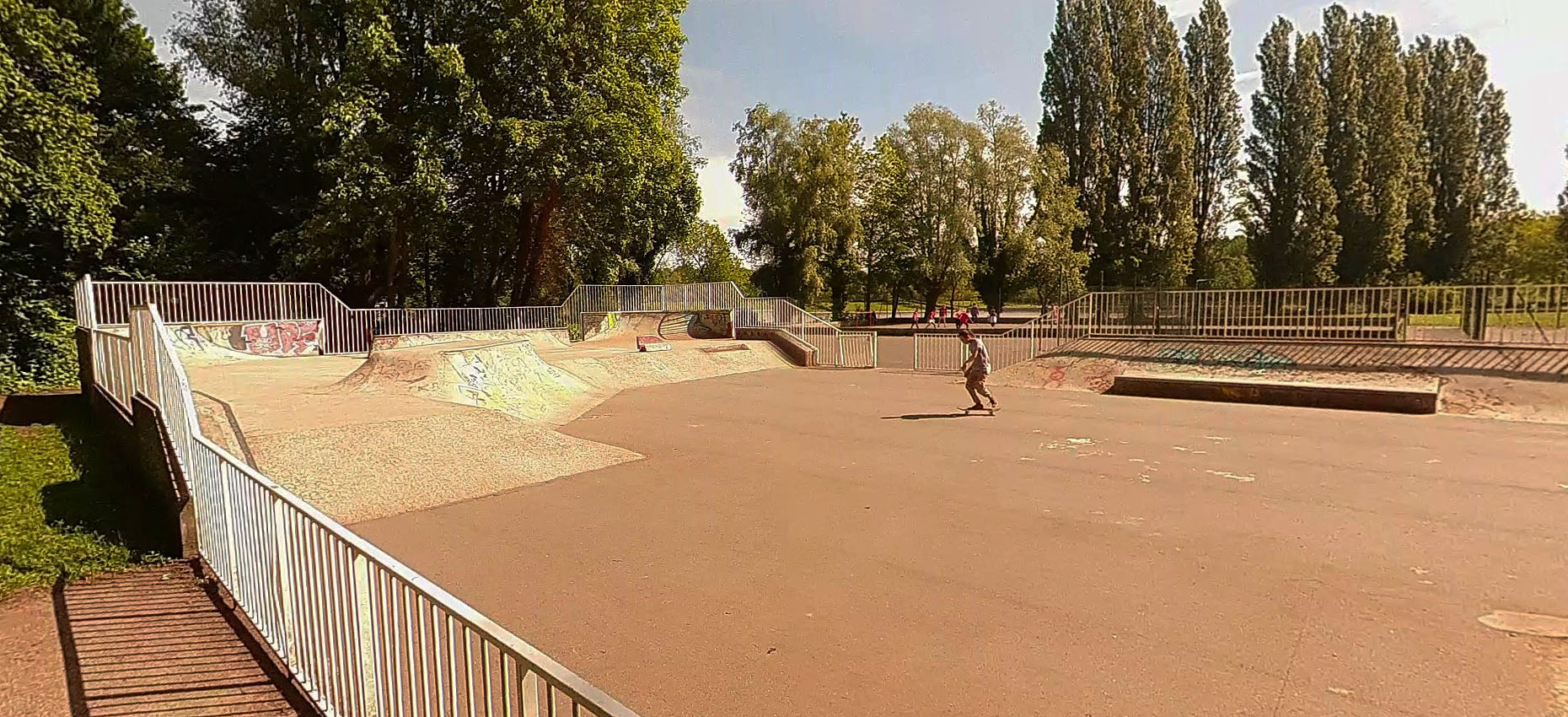 Parc Saint Pierre Do It Yourself Amiens Skate Spot 3/5
