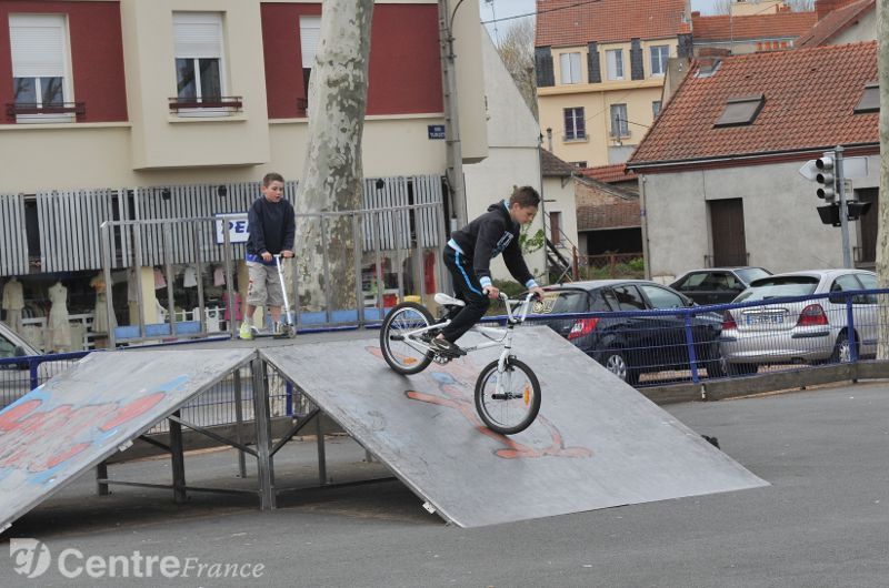 Pont du châtelet Skatepark Montluçon Skate Spot 1/5