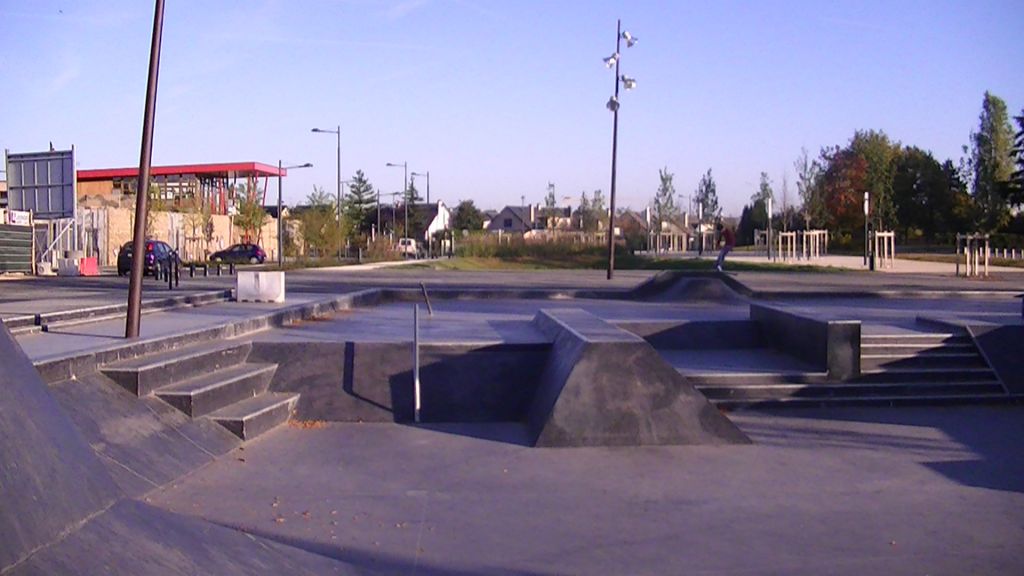 Beaulieu Skatepark Chartres Skate Spot 4/5