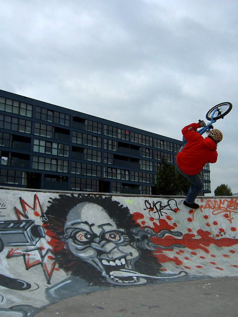 Griftpark Bowl Utrecht Skate Spot 4/5