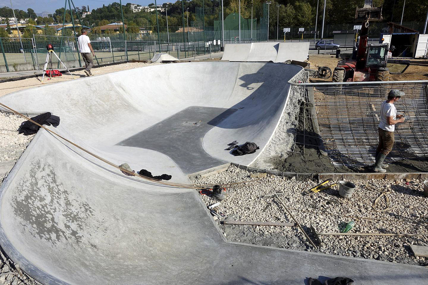 Parc des Sports Bowl Villeneuve-Loubet Skate Spot 3/5