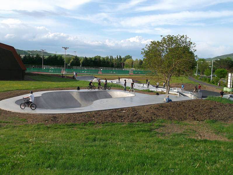 Plan d'Eau Skatepark Cournon d'Auvergne Skate Spot 3/5