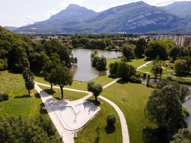Lac de Fiancey Bowl Saint Égrève Skate Spot 5/5