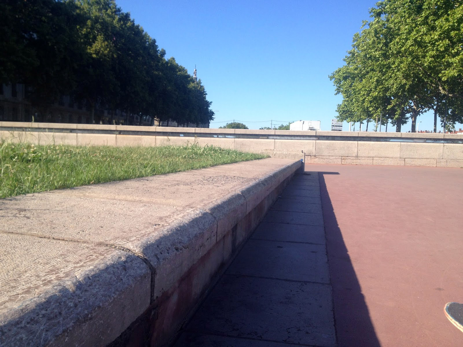 Le Clocher Spot Street Lyon Skate Spot 3/5