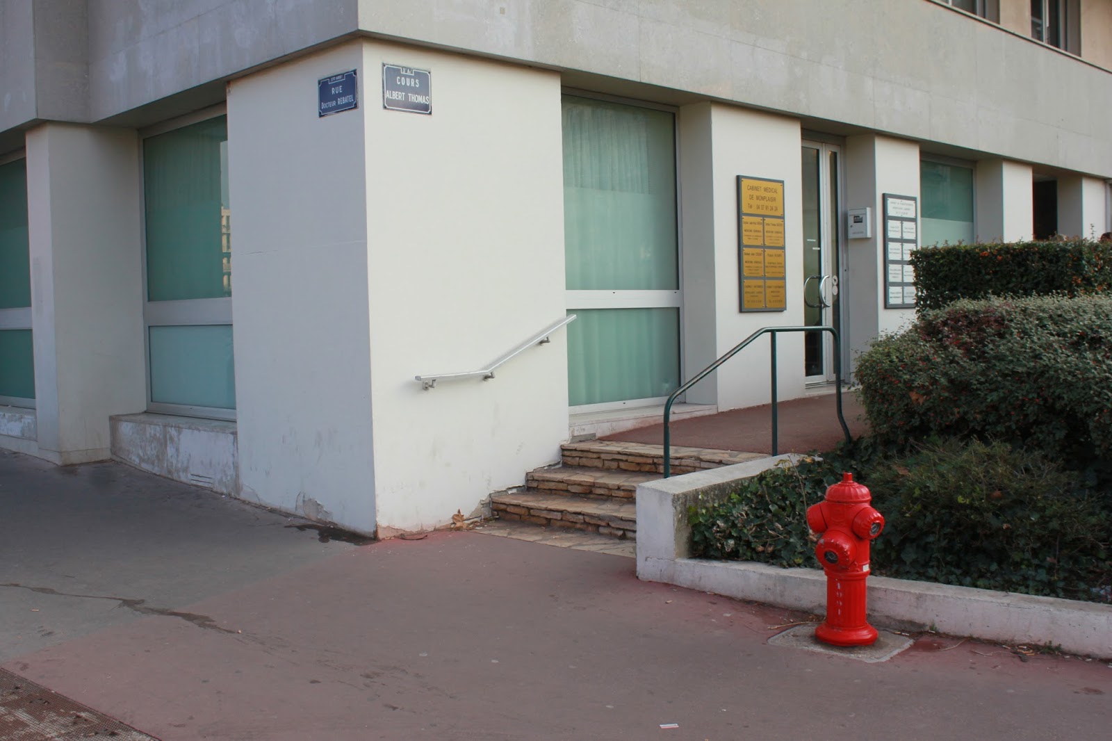 Monplaisir Lumière Spot Street Lyon Skate Spot 3/5