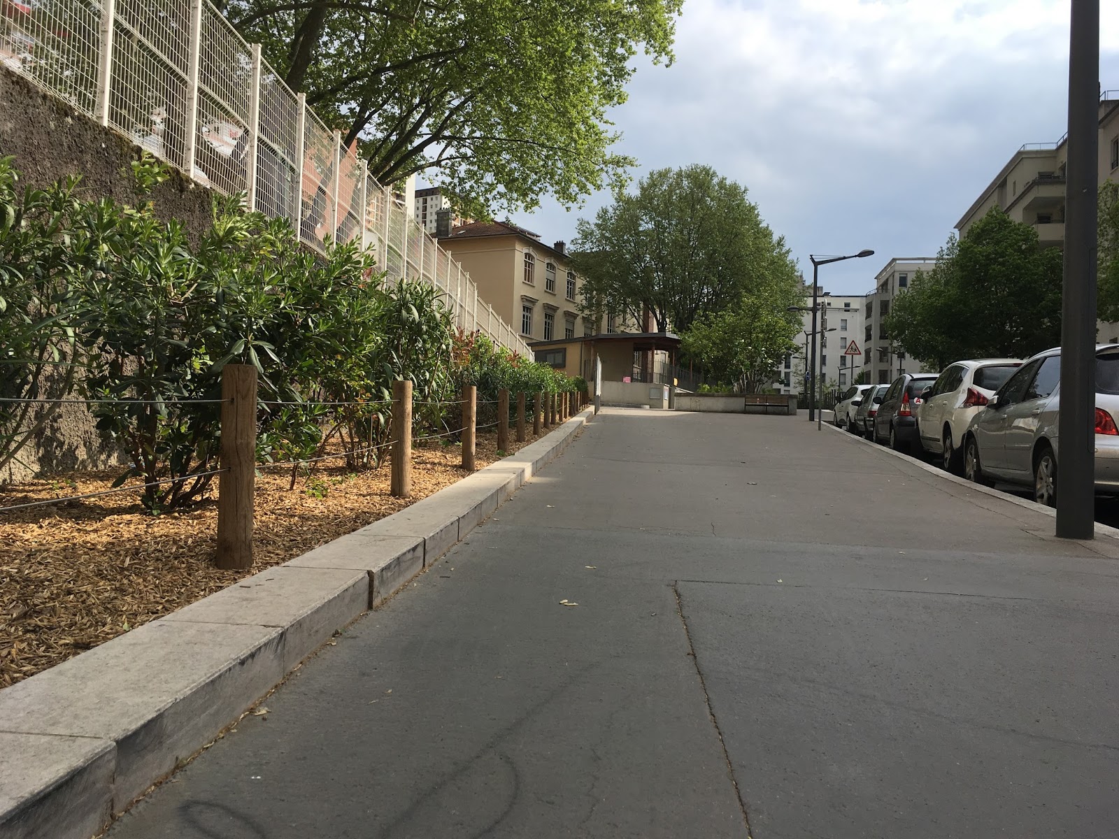 Chapeau Rouge Spot Street Lyon Skate Spot 4/5