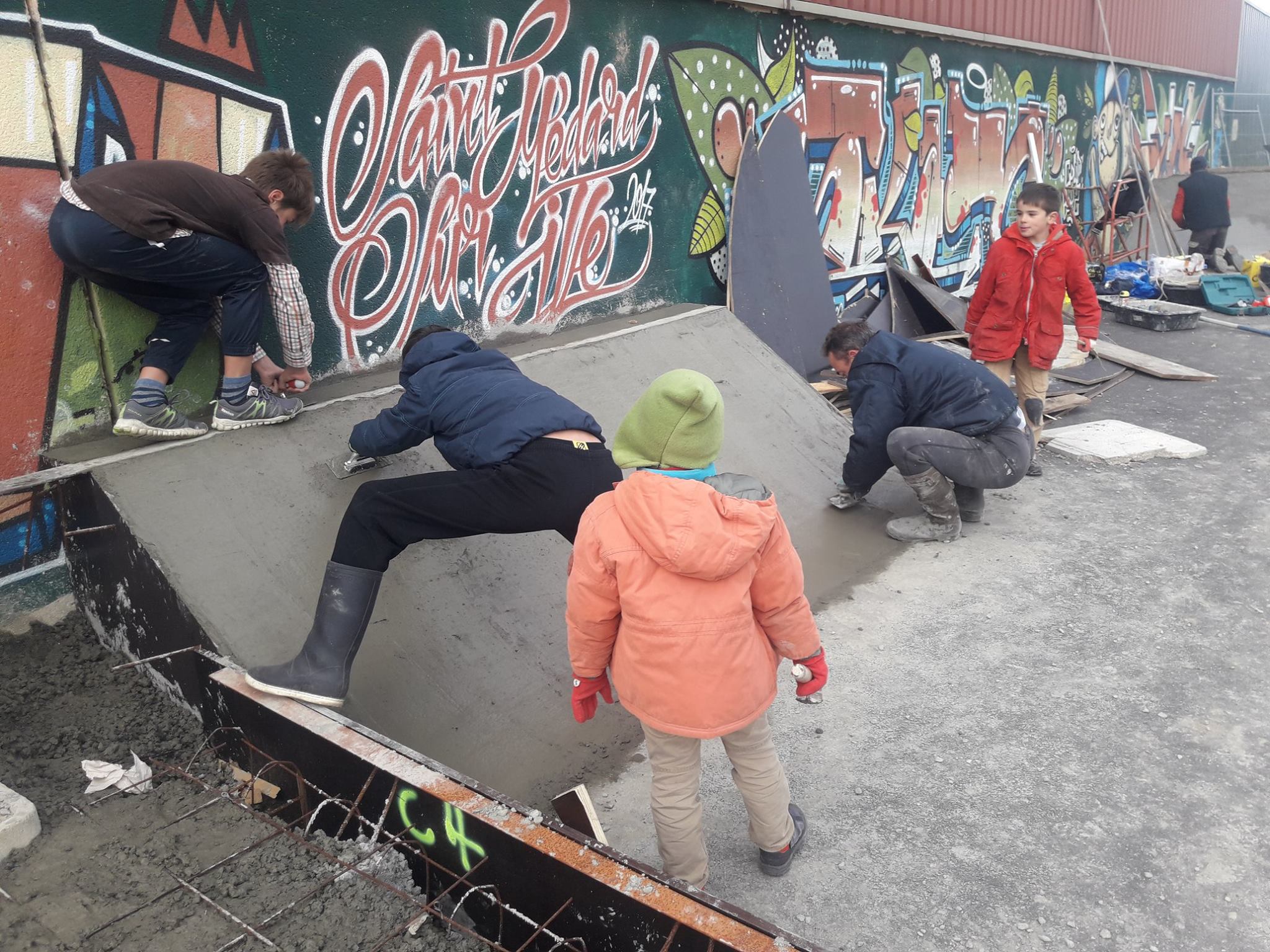 Salle Des Sports Do It Yourself Saint Médard sur Ille Skate Spot 3/5