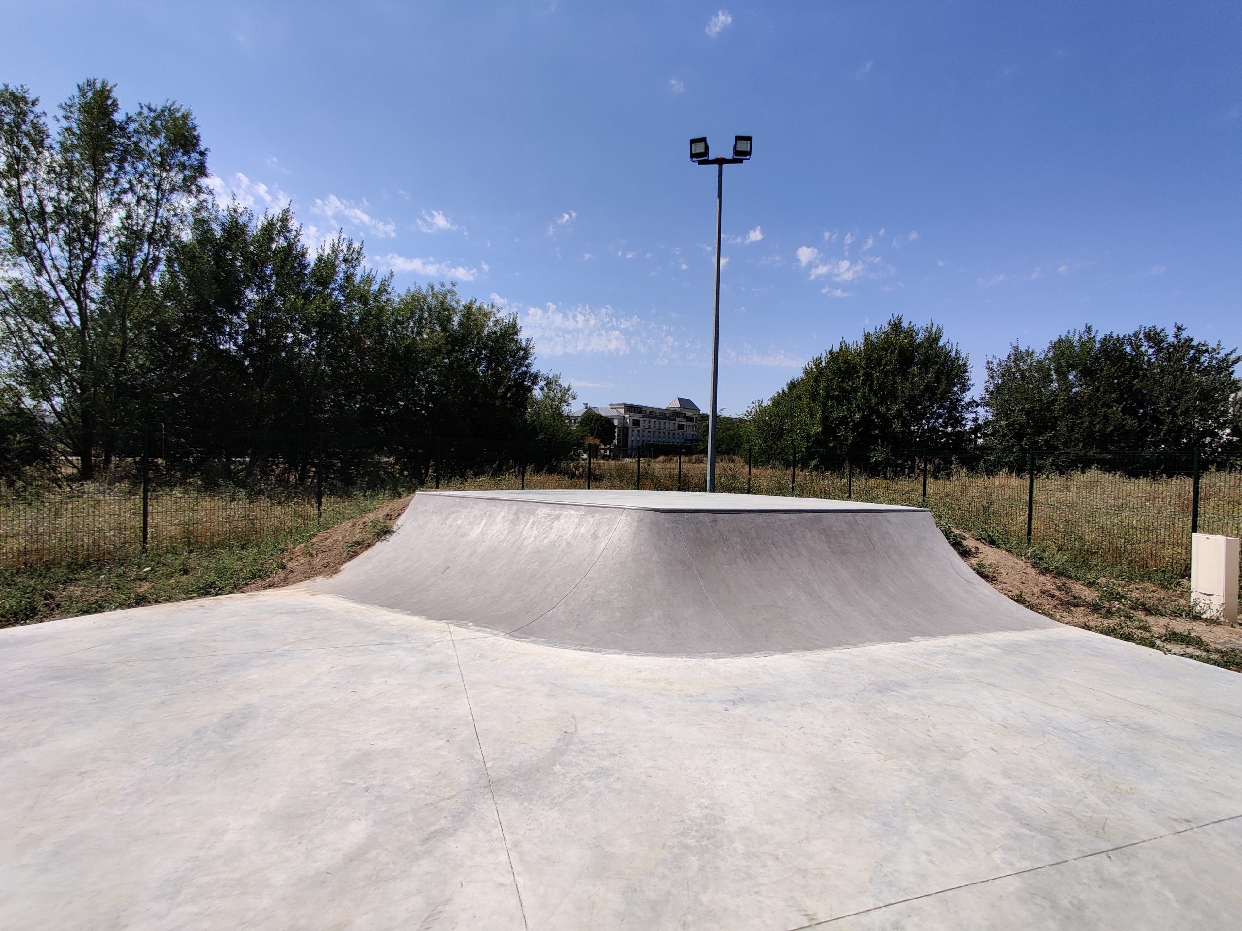 Flow Park Skatepark Serris Skate Spot 4/5