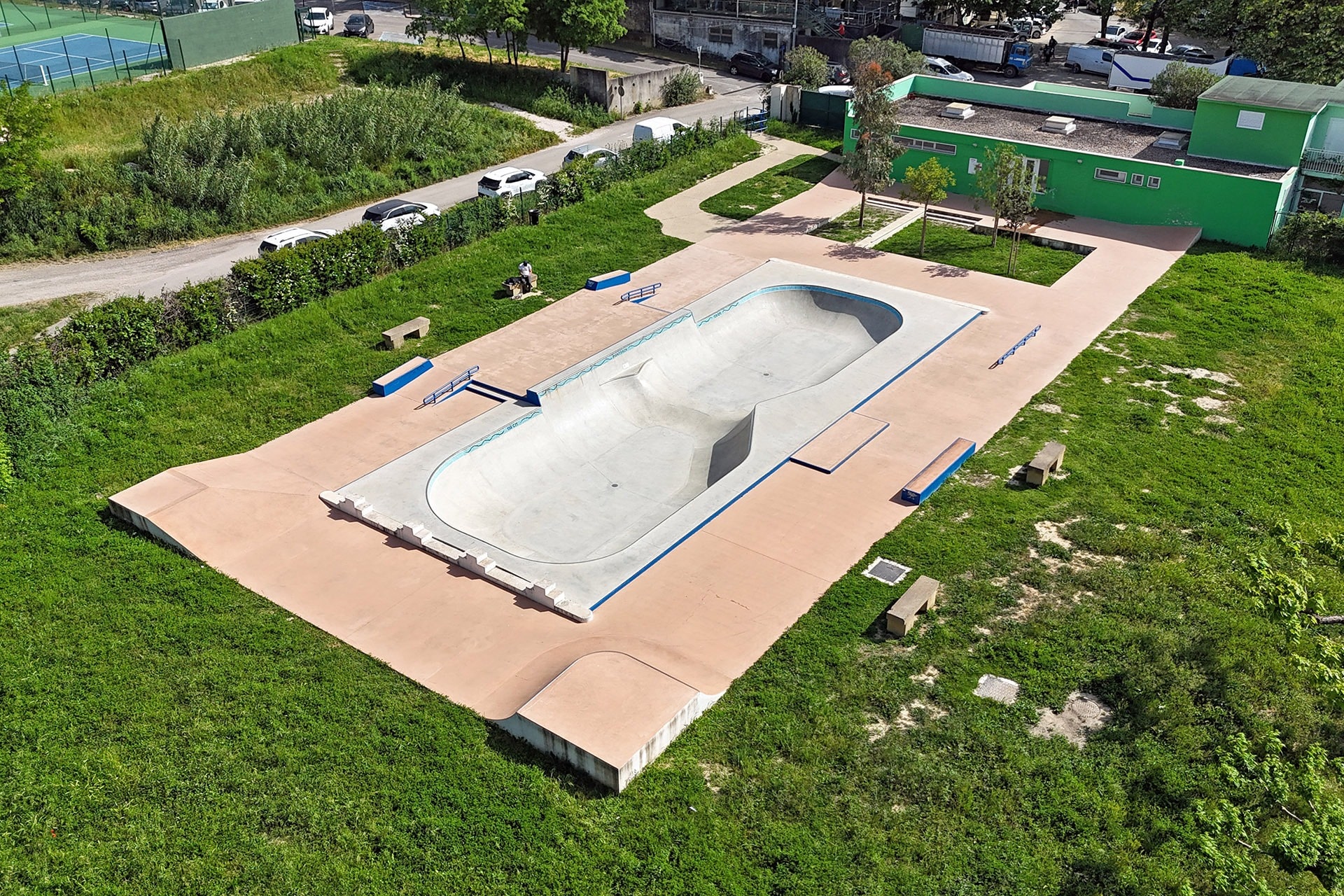 La Piscine Bowl Montfrin Skate Spot 3/5